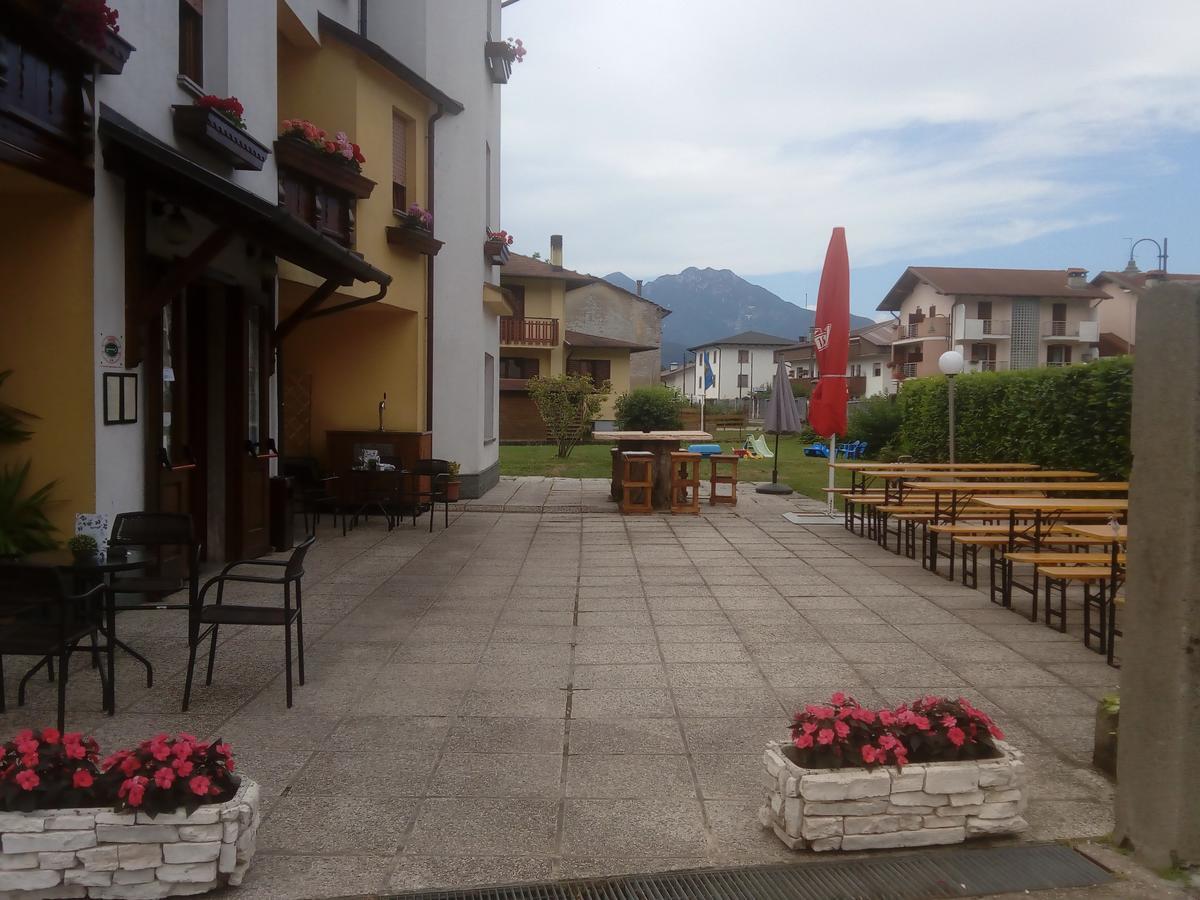 Albergo Alla Pineta Villa Santina Exterior photo